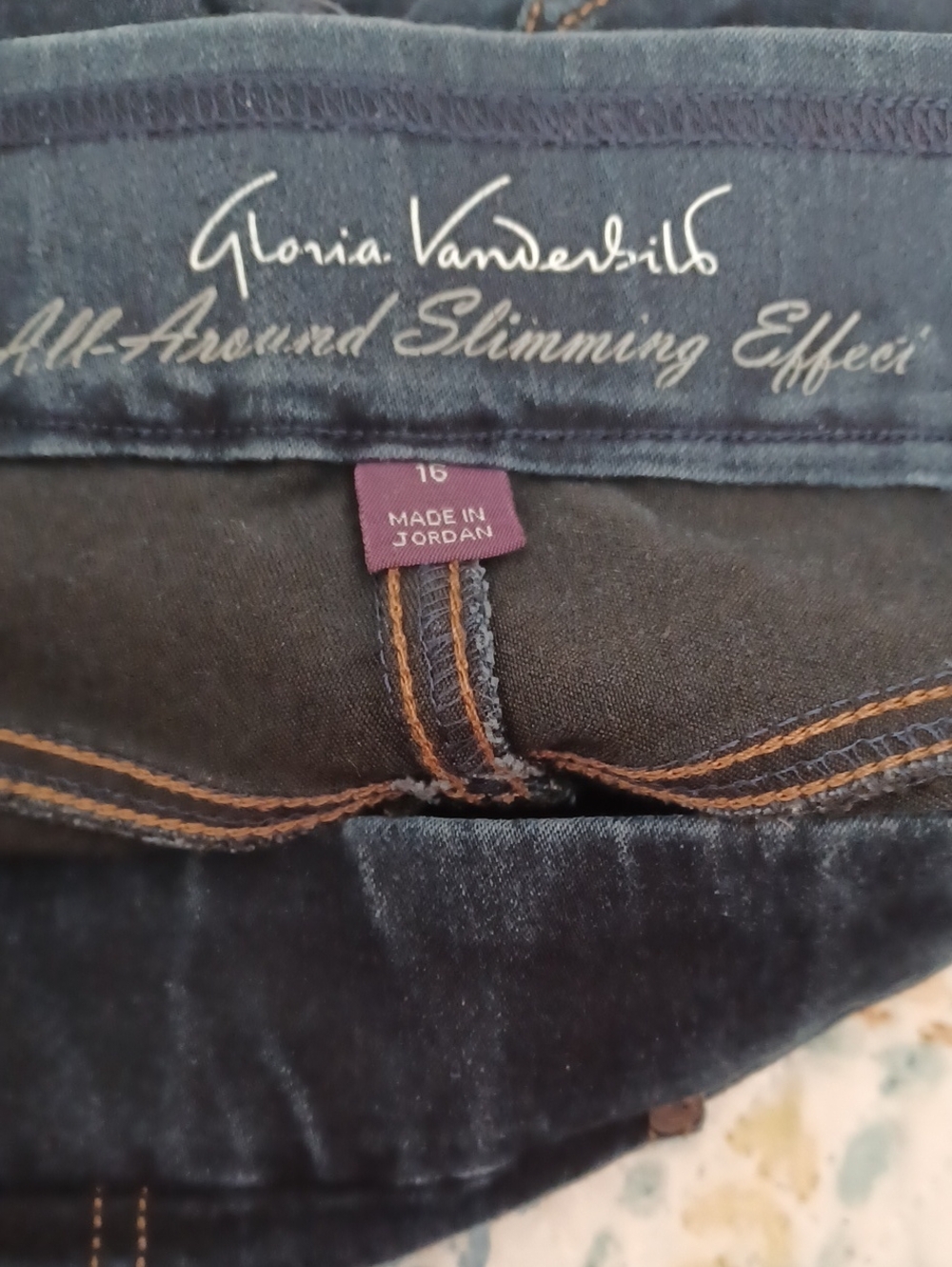 Gloria Vanderbilt Avery Skimmer Sz.16. Pull On. L. 16".R.11".W.36". Pucker Leg - Picture 4 of 9